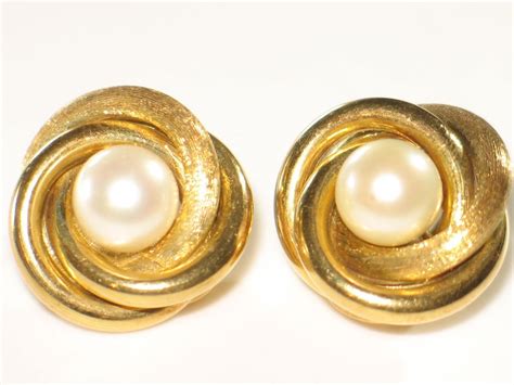vintage clip  earrings   yellow gold  cultured pearl big