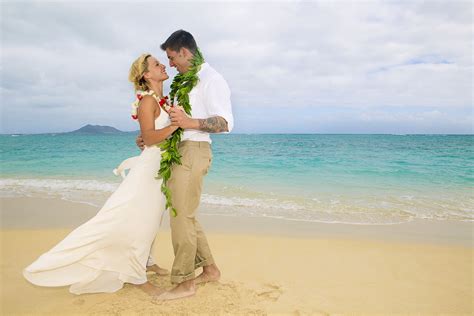 hawaii wedding attire dos and don ts
