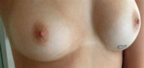 spartacus actress erin cummings nude leaked selfies celebrity leaks
