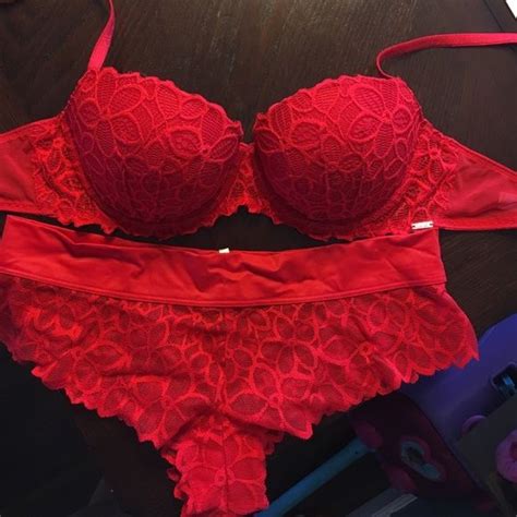 nwot vs date push up bra and panty set bought for valentine s day only