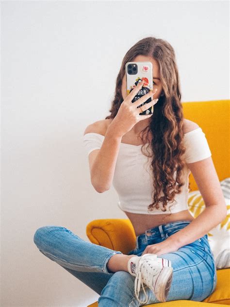 How To Take And Edit The Perfect Mirror Selfie Beautyplus