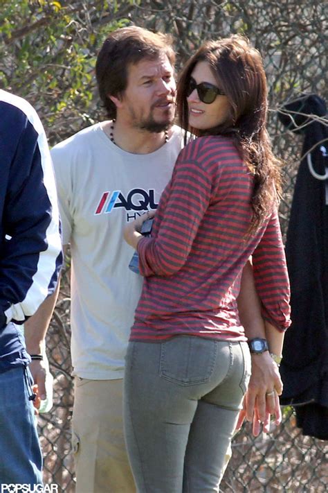 mark wahlberg and rhea durham got close during the game mark