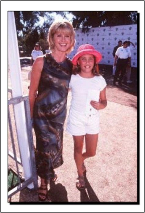 Olivia Newton John And Daughter Chloe 11 02 1997 Olivia Newton John