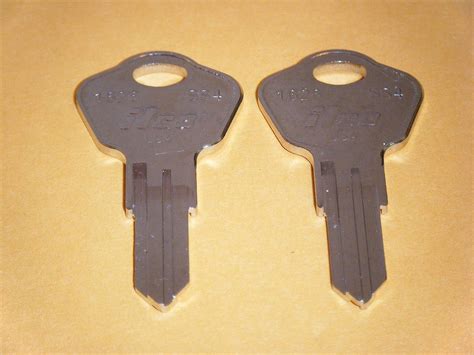 sentry safe keys  replacement keys check  lock    stamped   lock works