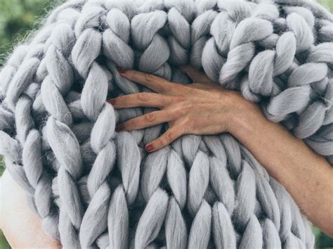 How To Stop A Chunky Knit Blanket From Shedding [solved]