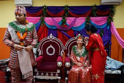 couple ties the knot in kathmandu just a week after nepal earthquake to