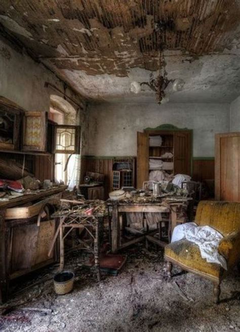 pin  shirley stringer   home interiors  abandoned buildings abandoned mansions