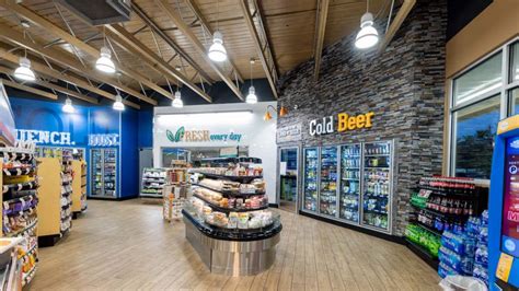 case study    store design  houchens crossroads express king retail solutions