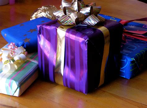 gift wrapping tips  tricks business insider