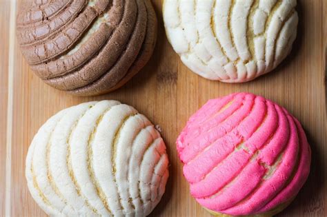 Pan Dulce Mexicano Conchas ~ Mexican Sweet Bread Shells