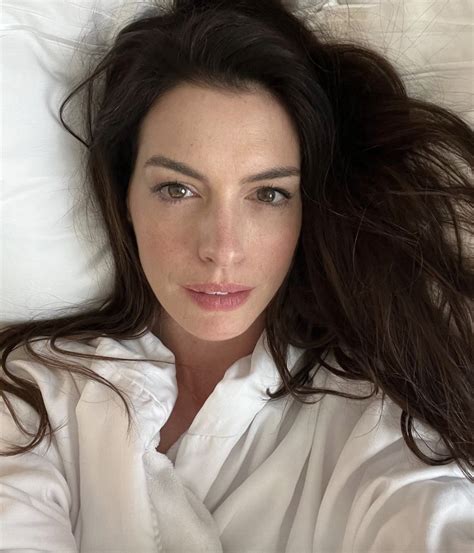 Surprise From Me Anne Hathaway Showed A Candid Selfie Taken In Bed