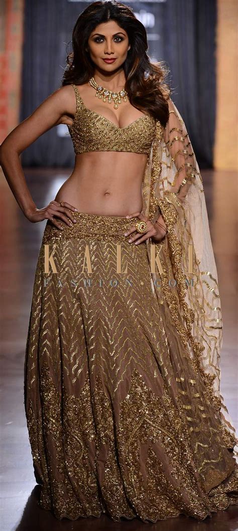 Pin By Models Town On Navel Show Indian Bridal Fashion Bollywood