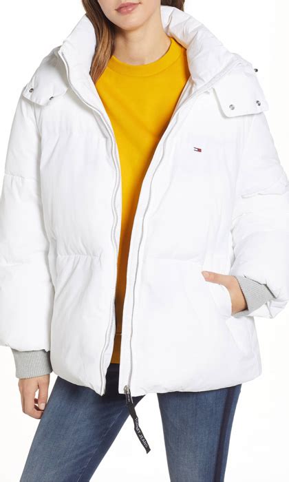 girl guide  puffer jackets    kendall jenner   fashionistas photo