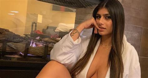 Mia Khalifa Shares Photo From Most Embarrassing Night To
