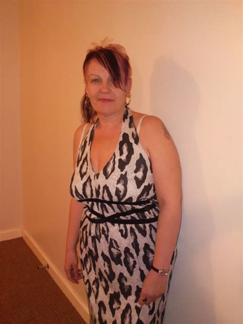 trace6dd1ee 51 from leeds is a local granny looking for