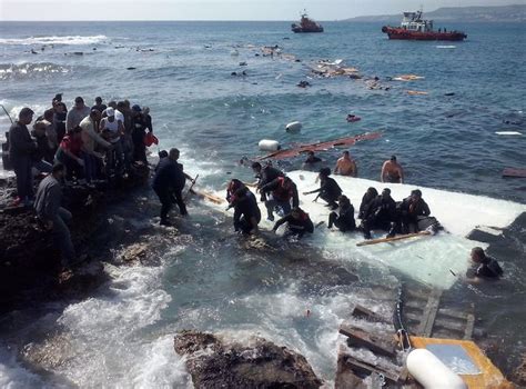 Rising Toll On Migrants Leaves Europe In Crisis 900 May Be Dead At Sea