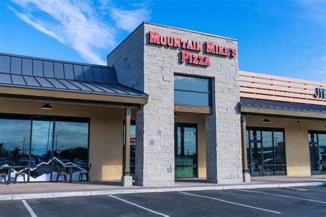 mountain mikes pizza opens  fountain valley location