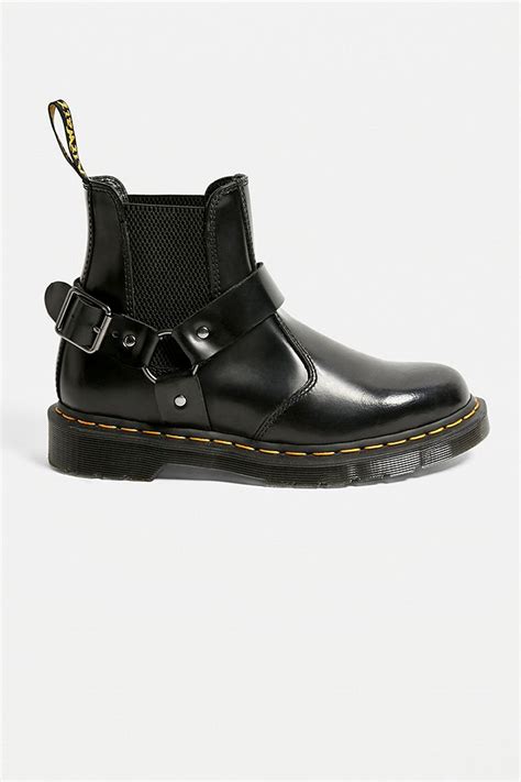 dr martens wincox chelsea boots urban outfitters uk