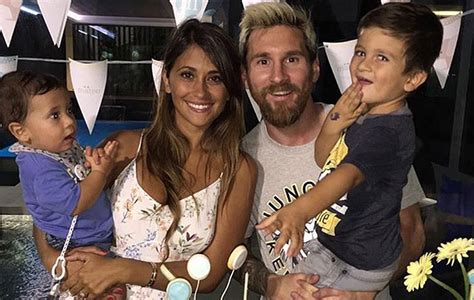 messi spends time   family  eurodisney marca  english