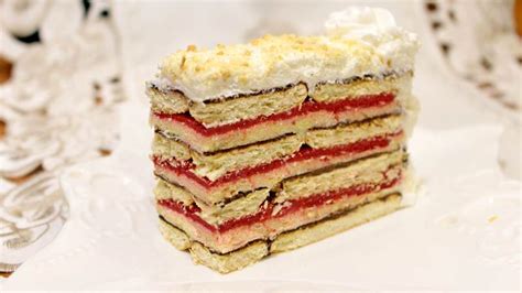 posna torta domaci recepti potrebno je tortu ukrasiti sa  umucena posna  slaga atama