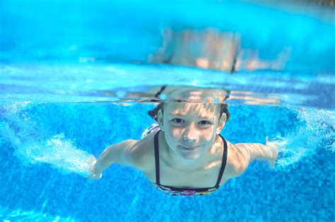 zwemmers kunnen weer baantjes trekken  brilmansdennen
