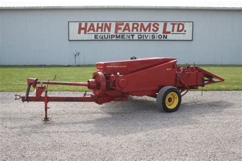 holland  small square baler hydraulic bale tension  piece bale chute  owner
