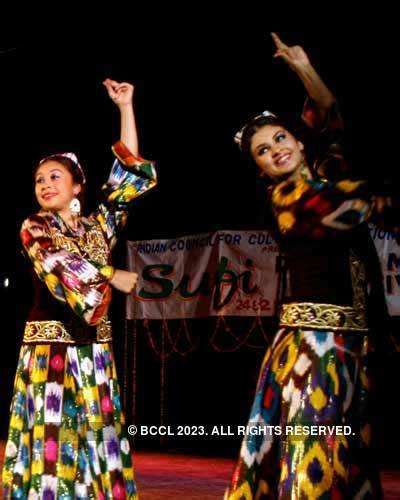 Girls From Uzbekistan Persofrming A Dance In Ravindralya On June 25