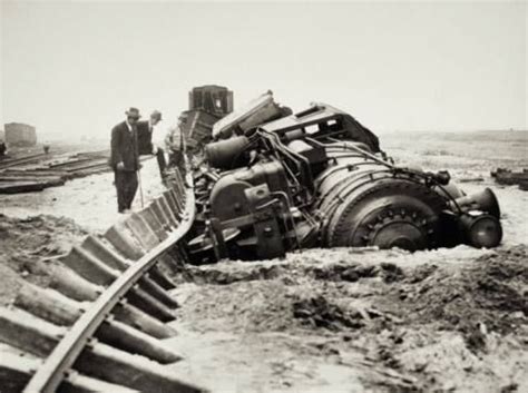 train wreck eden colorado  train wreck train crash  trains