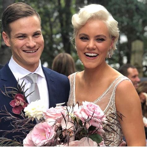 hillsong united s taya smith gets married in wedding