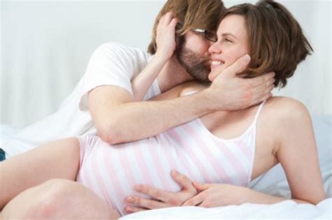 6 reasons to love being pregnant during the holidays