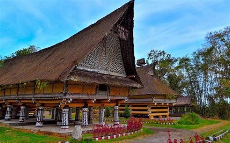 Rumah adat Suku Batak, Sumatra, rumah bolon rumah adat suku batak penuh simbol