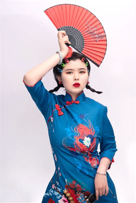 Background Foto Foto Gaya Cina Wanita Cantik Dengan Kipas Angin Di Pagi