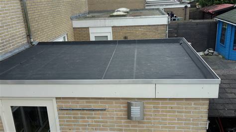 dakbedekking voor een plat dak zelf leggen budgetdaknl