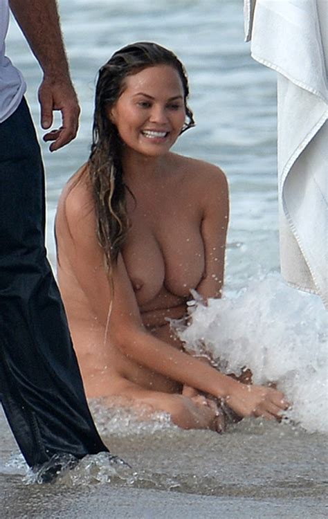 chrissy teigen poses nude in sexy beach shoot 39 photos the fappening 2014 2019 celebrity