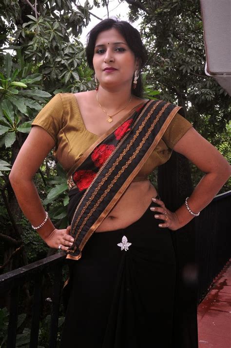 mallu aunty hot navel show hd photos in saree mallu navel show pics indian actress hot photos
