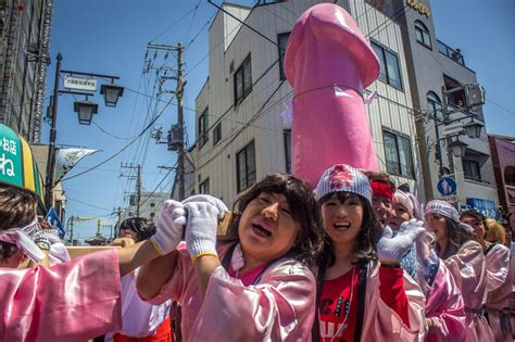 10 photos of crazy penis festival japan kanamara matsuri