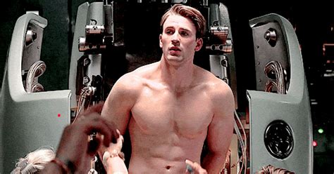 We Love Hot Guys Chris Evans On The Set Of Captain America
