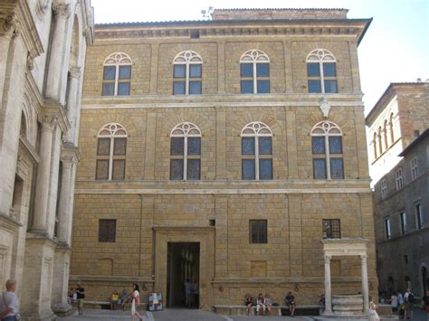 pienza palazzo piccolomini tuscany pictures italy  global geography