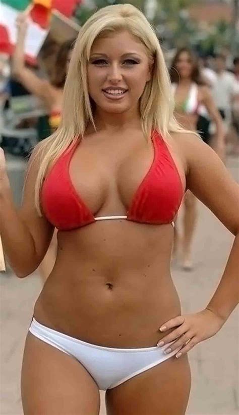 245 Best Cleavage Wow Images On Pinterest Beautiful