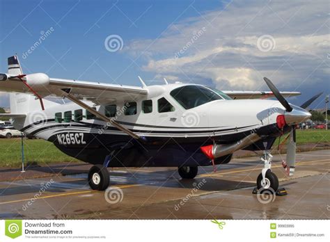 single engine turboprop aircraft cessna grand caravan   int editorial image image