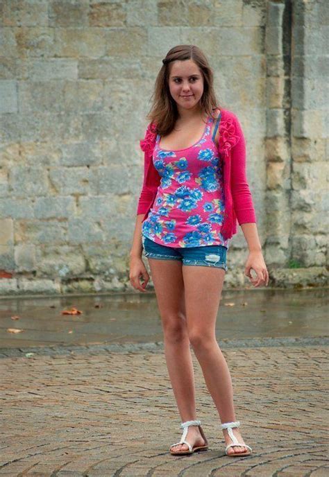 Amateur Candid Womens Legs Pics Pics And Galleries