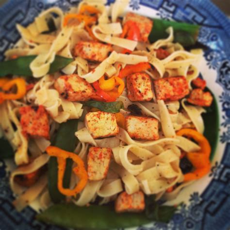 quorn chicken dish quornchicken seasoned mangtrouts mixedpeppers springonion pasta