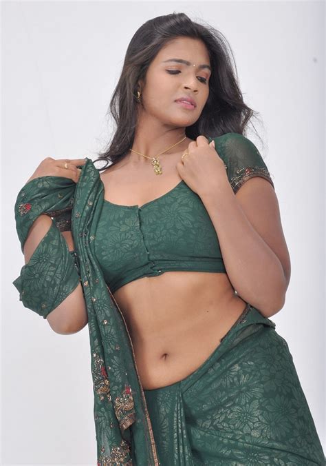 Tamil Actress Saree Below Navel Show Photos Actress