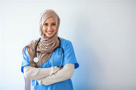This Nurse Shares Why Muslim Women Working In Healthcare Is Vital