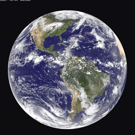 meteorologia practica foto color del planeta tierra en la tarde del