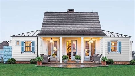 video heres   square feet    size   home southern living design living
