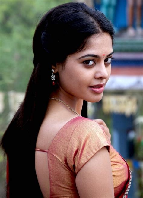 Bindu Madhavi Tamil Actress Latest Cute And Hot Gallery