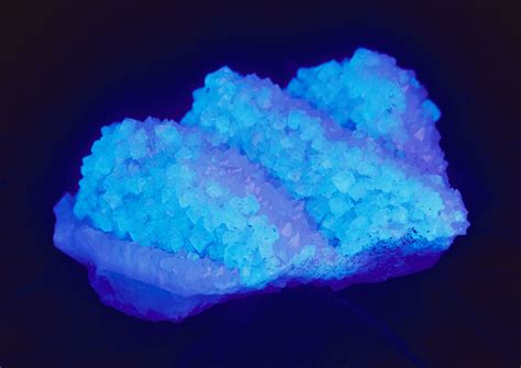 glow   dark crystal geode