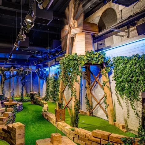 swingers awfully english crazy golf experience in the heart of london
