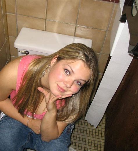 Drunk Party Girls Caught Peeing On The Toilet Porn Pictures Xxx Photos